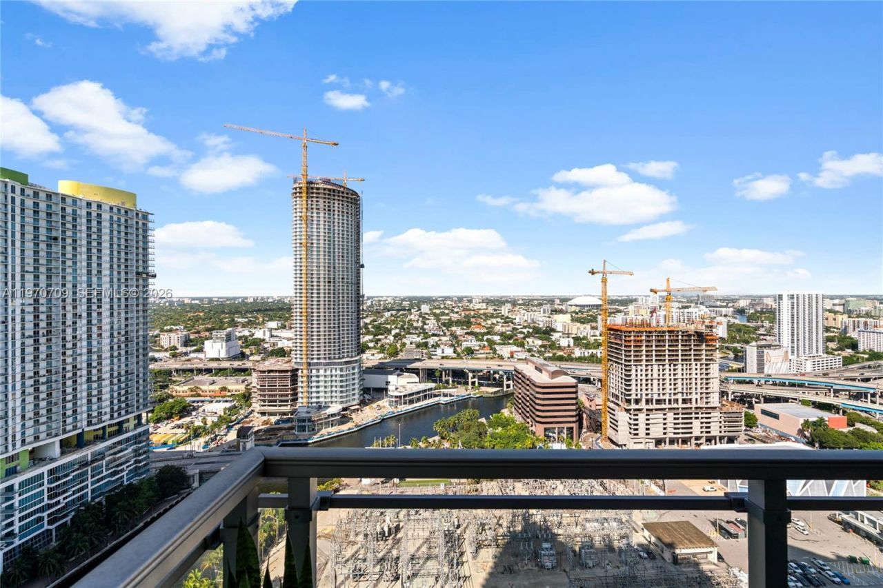 92 SW 3rd St , Unit 3409, Miami, FL 33130 Photo