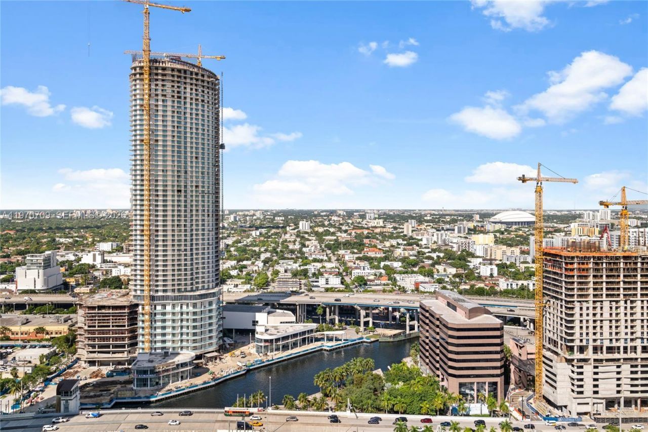 92 SW 3rd St , Unit 3409, Miami, FL 33130 Photo