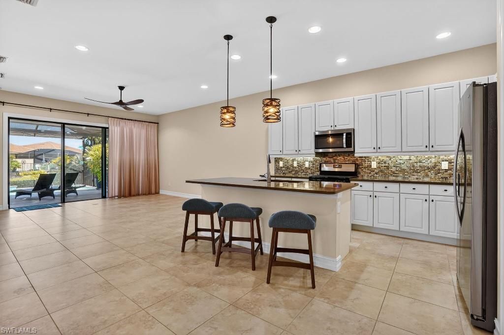 8260 Venetian Pointe Dr, Fort Myers, FL 33908 Photo