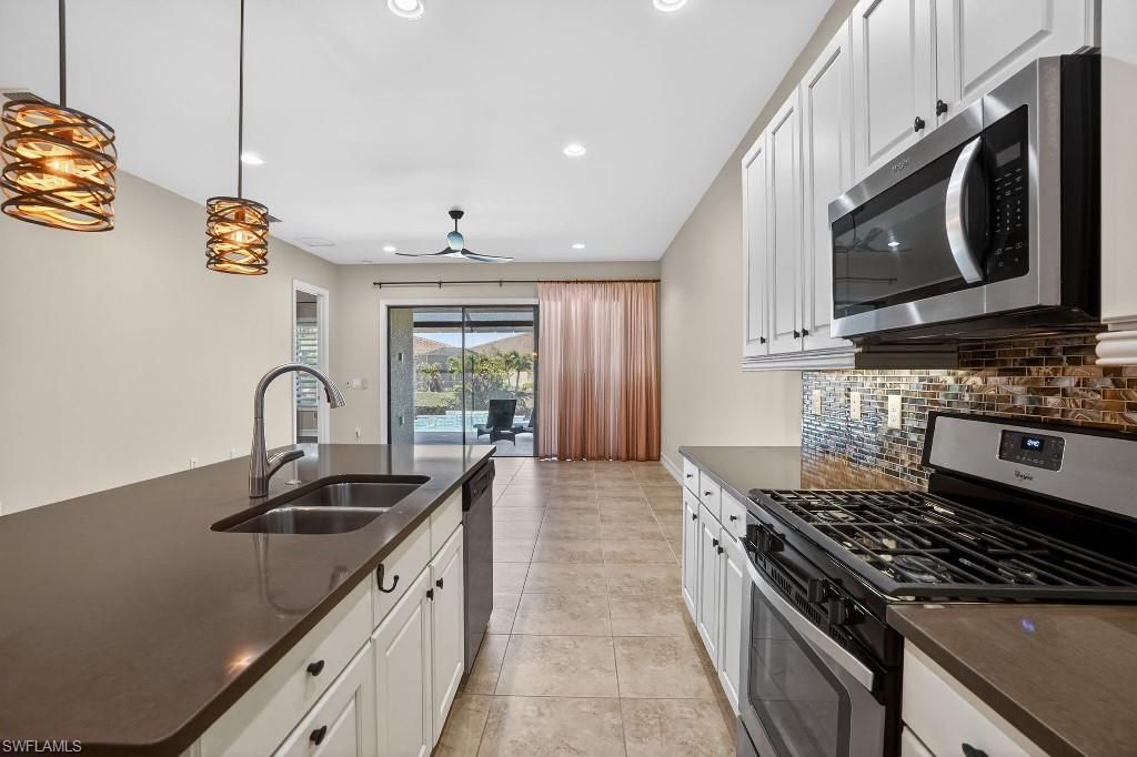 8260 Venetian Pointe Dr, Fort Myers, FL 33908 Photo