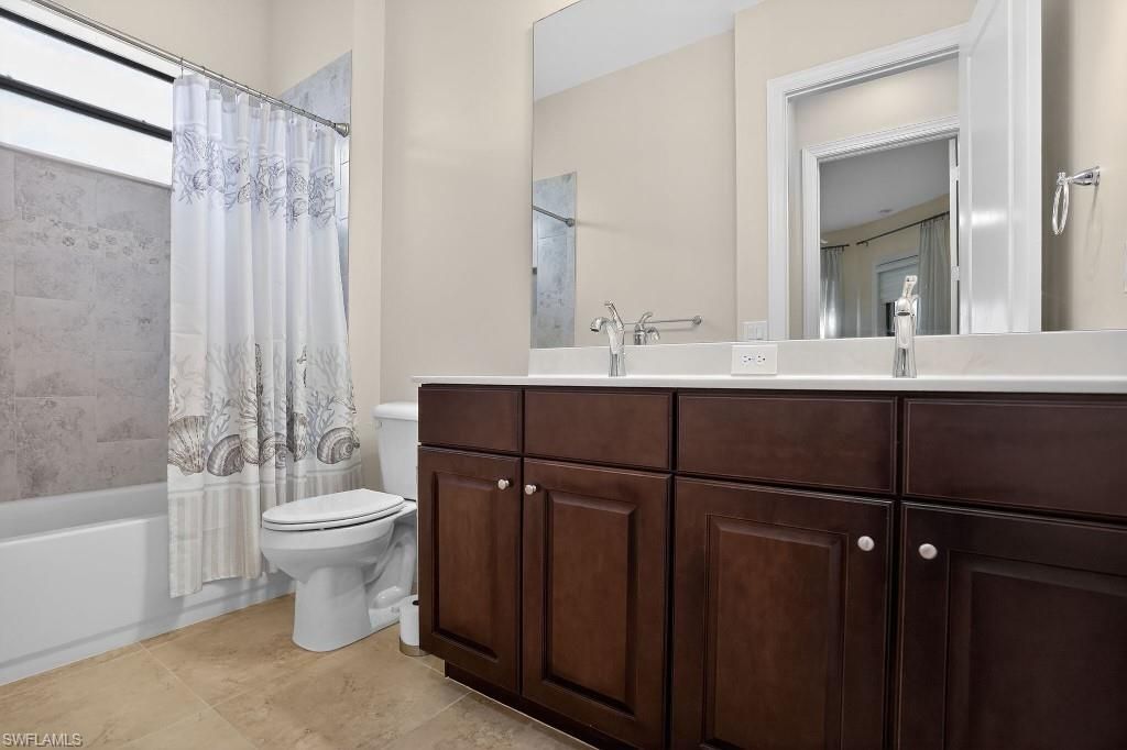 8260 Venetian Pointe Dr, Fort Myers, FL 33908 Photo