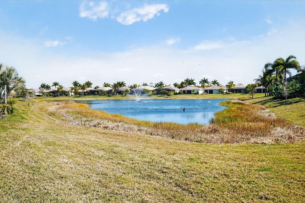 8260 Venetian Pointe Dr, Fort Myers, FL 33908 Photo