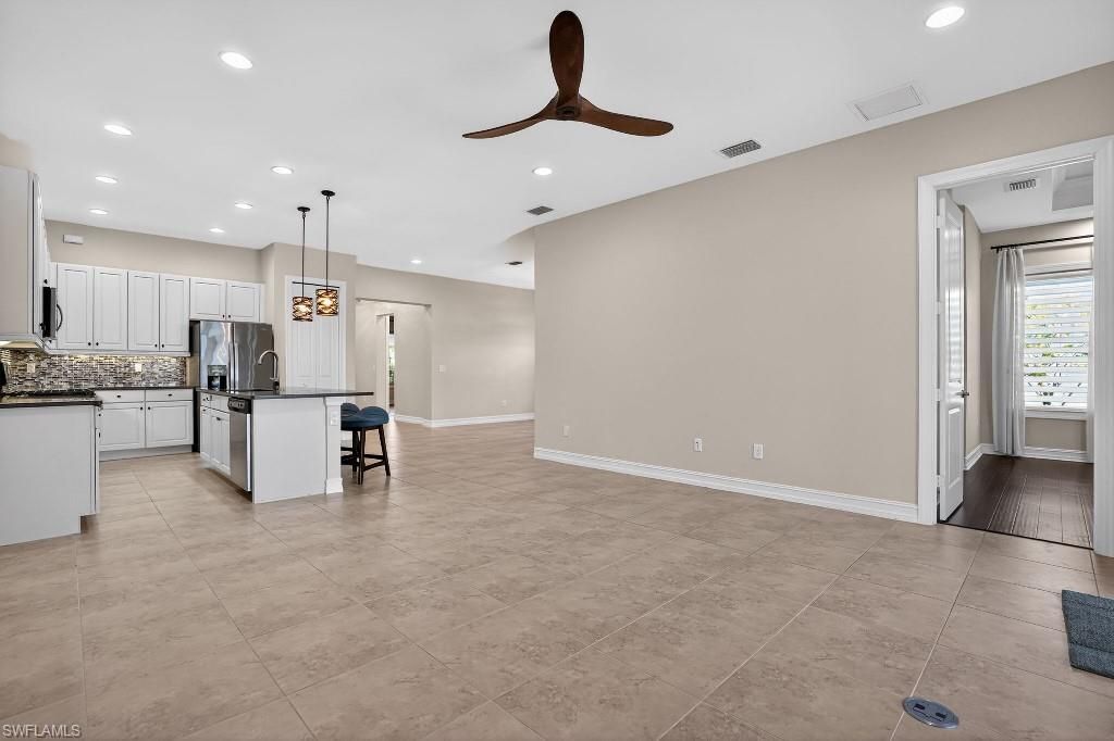 8260 Venetian Pointe Dr, Fort Myers, FL 33908 Photo