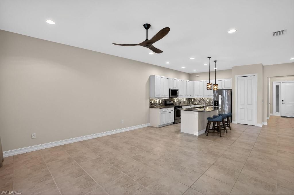 8260 Venetian Pointe Dr, Fort Myers, FL 33908 Photo