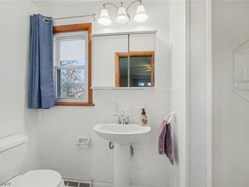 1215 Pleasant Valley Drive NE, Warren, OH 44483 Photo 11