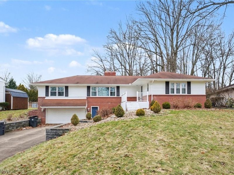 1215 Pleasant Valley Drive NE, Warren, OH 44483 Photo 17