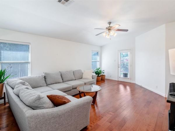 1310 Sunny Meadows LOOP, Georgetown, TX 78626