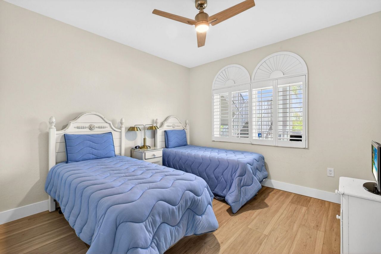 255 Periwinkle Way, Unit 7-A, Sanibel, FL 33957 Photo