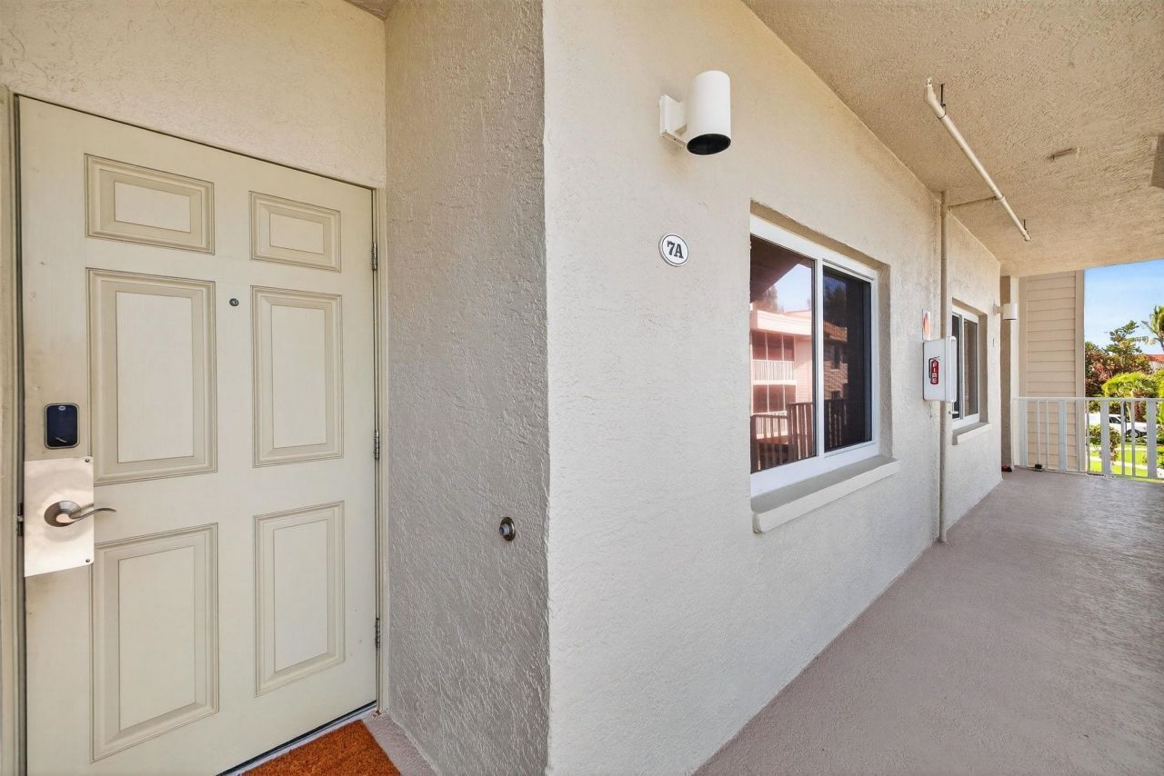 255 Periwinkle Way, Unit 7-A, Sanibel, FL 33957 Photo