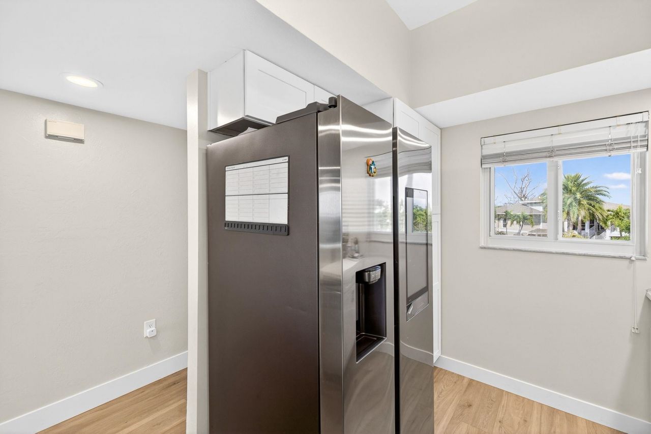 255 Periwinkle Way, Unit 7-A, Sanibel, FL 33957 Photo