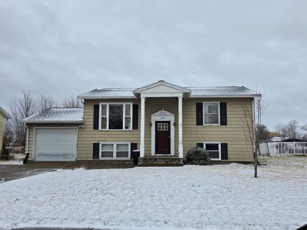 1500 9th Street NW, Clinton, IA 52732