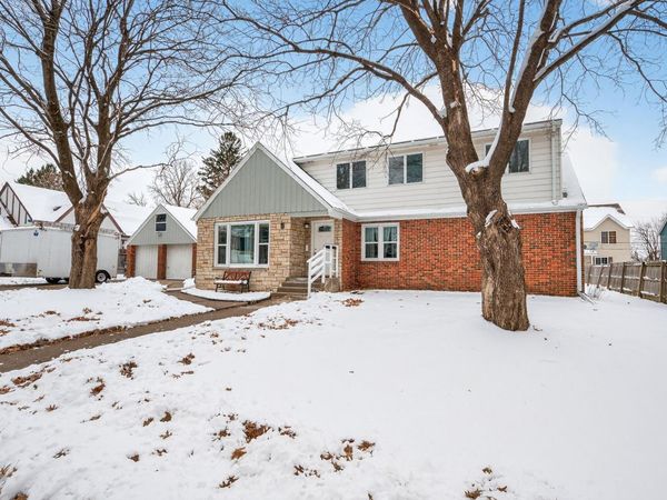 5 Belvidere Street E, Saint Paul, MN 55107