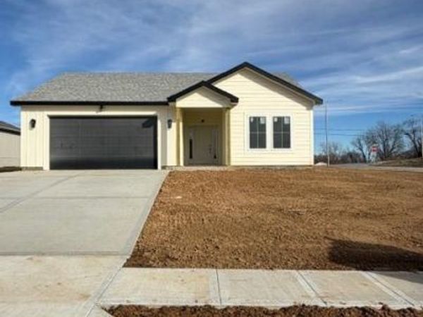 6201 N Chelsea Avenue, Kansas City, MO 64119