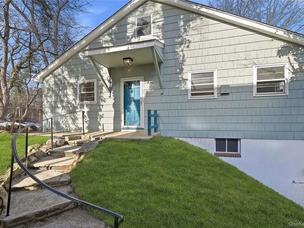 32 Sherwood Drive, Larchmont, NY 10538