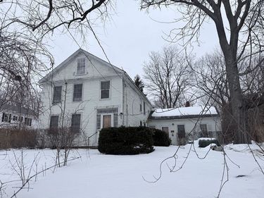 47 Elm St, North Brookfield, MA 01535