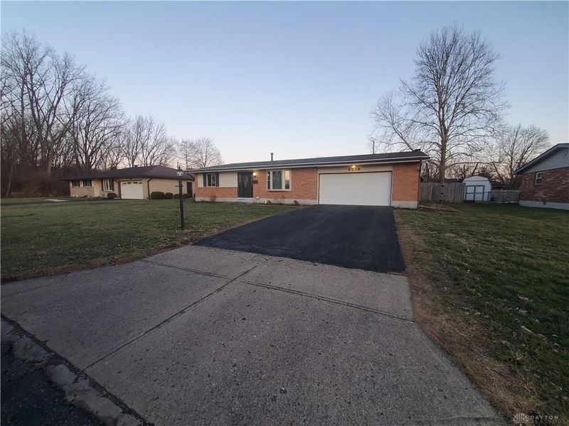 6238 Carriage Drive, Dayton, OH 45415 Photo 2