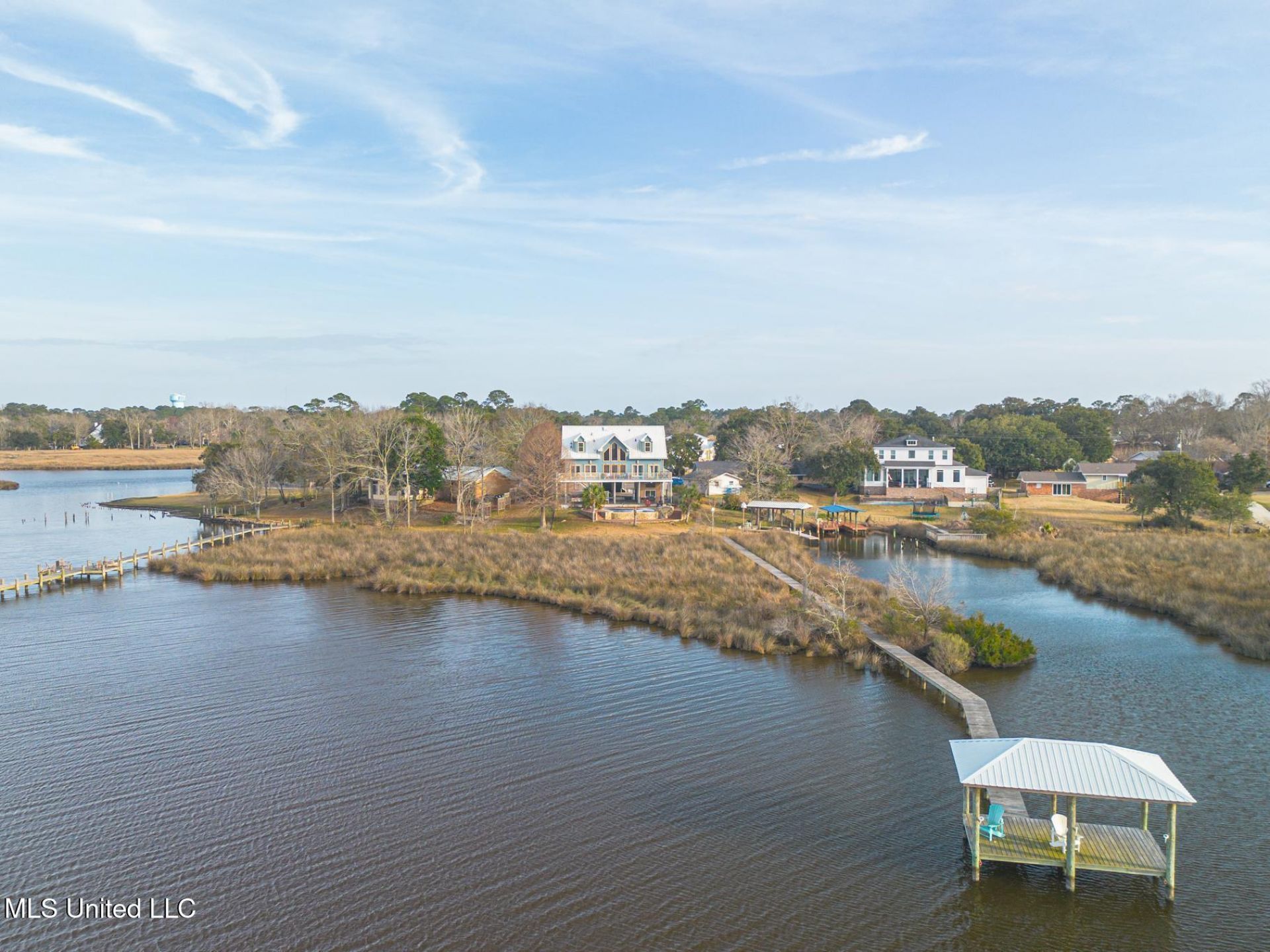 957 N Shore Drive, Biloxi, MS 39532 Main Photo