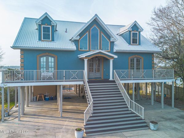 957 N Shore Drive, Biloxi, MS 39532