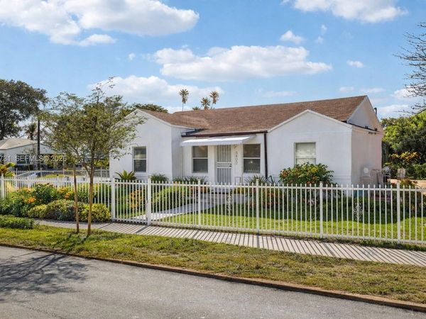 6402 NW 8th Ave , Miami, FL 33150
