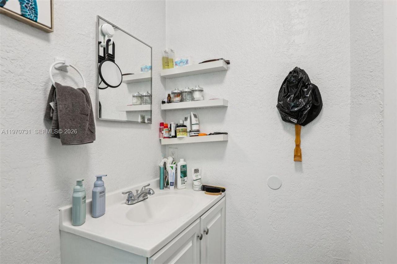 6402 NW 8th Ave , Miami, FL 33150 Photo