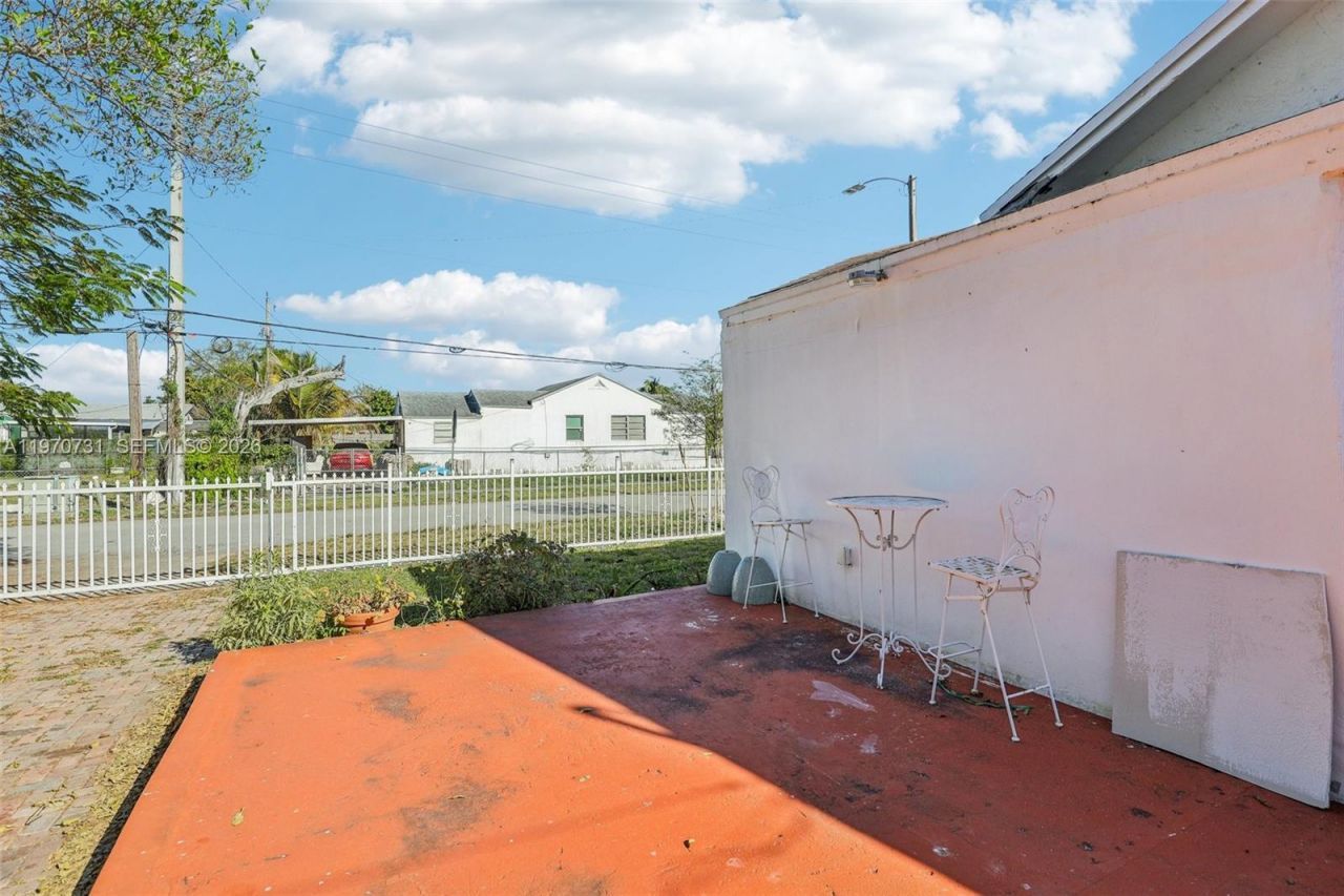 6402 NW 8th Ave , Miami, FL 33150 Photo