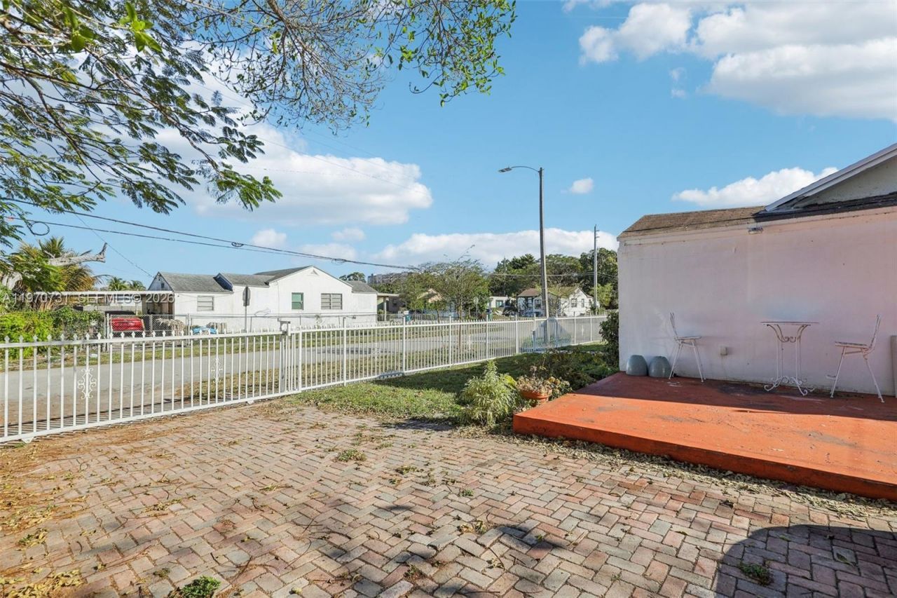 6402 NW 8th Ave , Miami, FL 33150 Photo