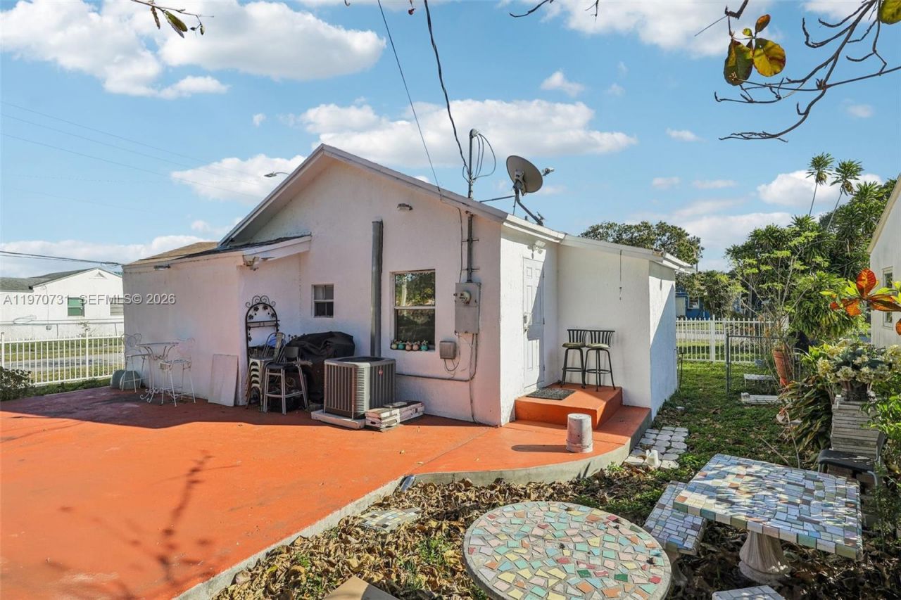 6402 NW 8th Ave , Miami, FL 33150 Photo