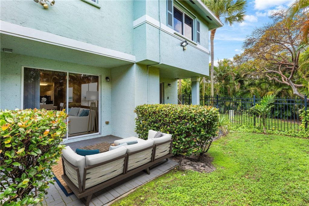 1992 Alamanda Way, Riviera Beach, FL 33404 Photo