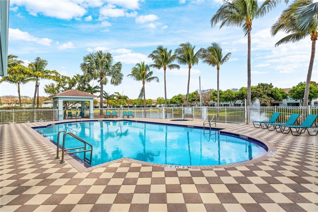 1992 Alamanda Way, Riviera Beach, FL 33404 Photo