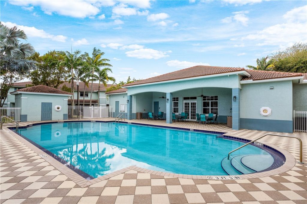 1992 Alamanda Way, Riviera Beach, FL 33404 Photo