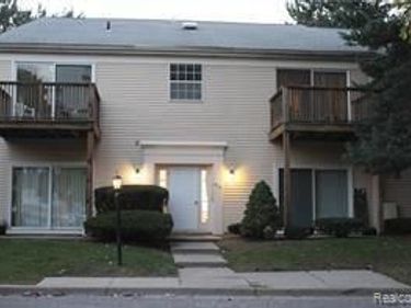 910 CHESTNUT HILL Drive, Auburn Hills, MI 48326