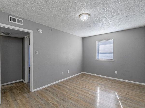 2900 South Freeway, Fort Worth, TX 76104