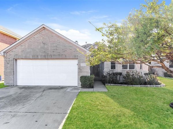 1508 Creekpark Court, Arlington, TX 76018