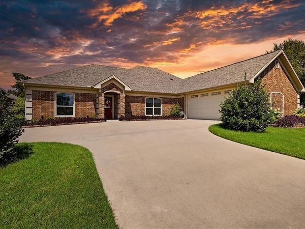 18070 Country Club Drive , Kemp, TX 75143