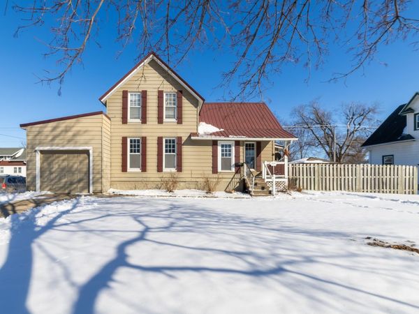 1924 1st Avenue, Perry, IA 50220