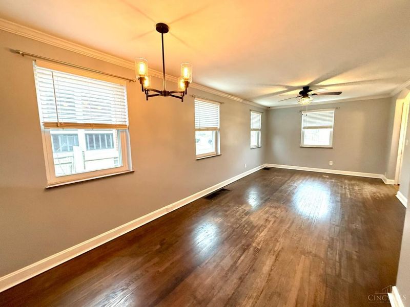 5549 Surrey Avenue, Green Township, OH 45248 Photo 4