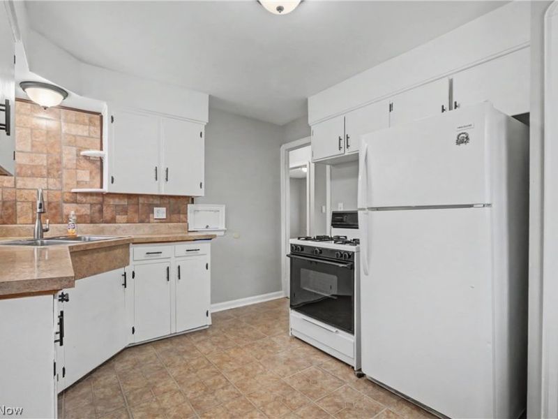 144 Roosevelt Avenue, Elyria, OH 44035 Photo 10