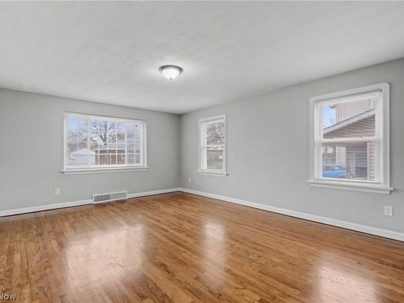 144 Roosevelt Avenue, Elyria, OH 44035 Photo 4