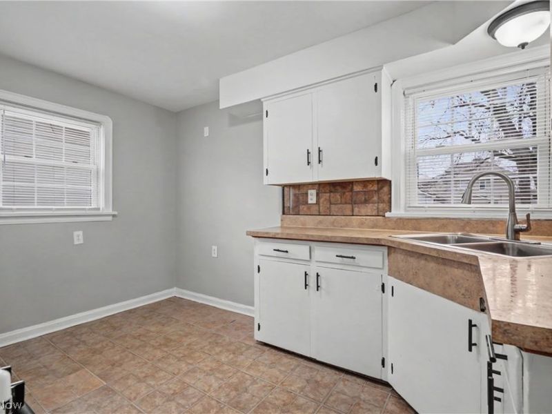 144 Roosevelt Avenue, Elyria, OH 44035 Photo 7