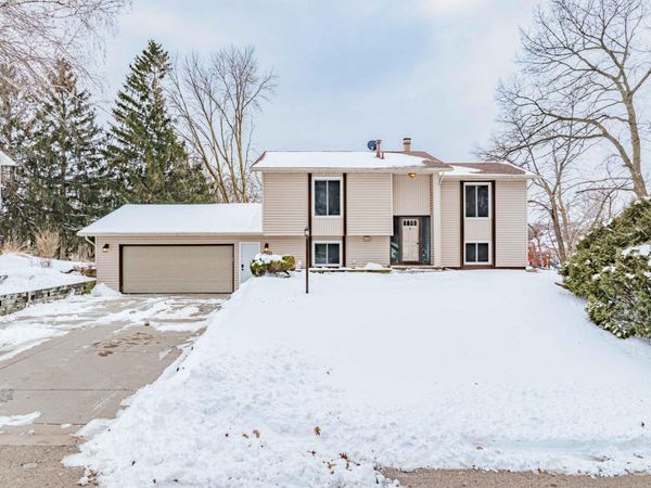 110912 Von Hertzen Circle, Chaska, MN 55318