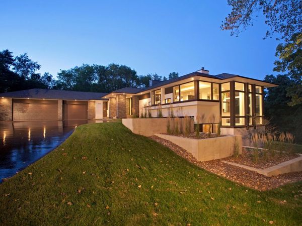 17950 Fairhomes Lane , Deephaven, MN 55391