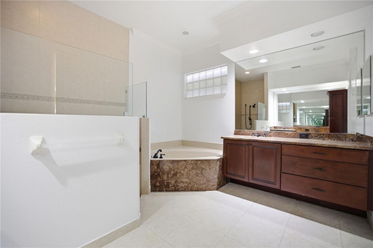 6507 41st Court E, Sarasota, FL 34243 Photo