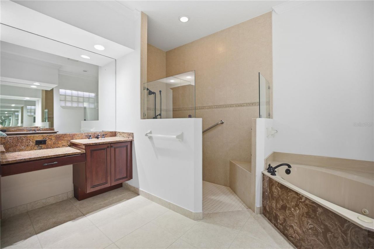 6507 41st Court E, Sarasota, FL 34243 Photo