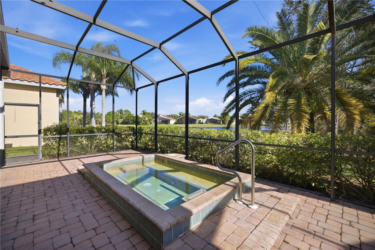 6507 41st Court E, Sarasota, FL 34243 Photo