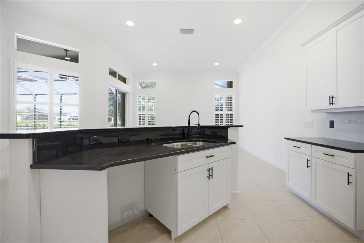 6507 41st Court E, Sarasota, FL 34243 Photo