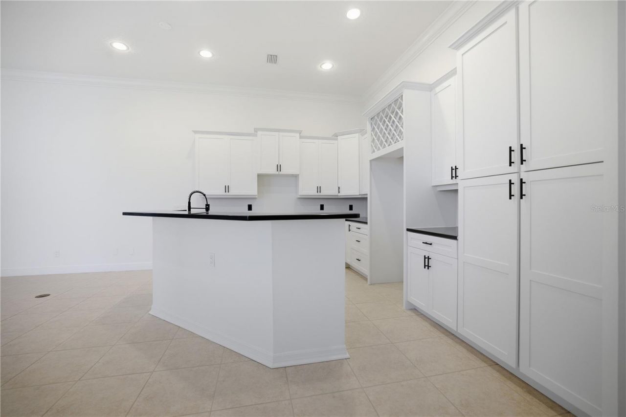 6507 41st Court E, Sarasota, FL 34243 Photo