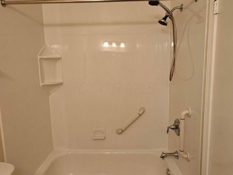 1540 Slade Avenue, Unit 303, Columbus, OH 43235 Photo 15