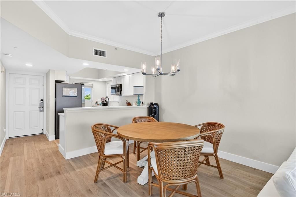 255 Periwinkle Way, Unit 7-A, Sanibel, FL 33957 Photo