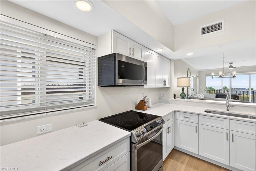255 Periwinkle Way, Unit 7-A, Sanibel, FL 33957 Photo