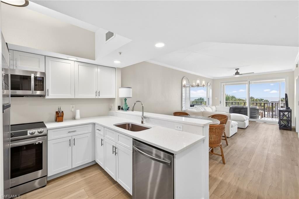 255 Periwinkle Way, Unit 7-A, Sanibel, FL 33957 Photo